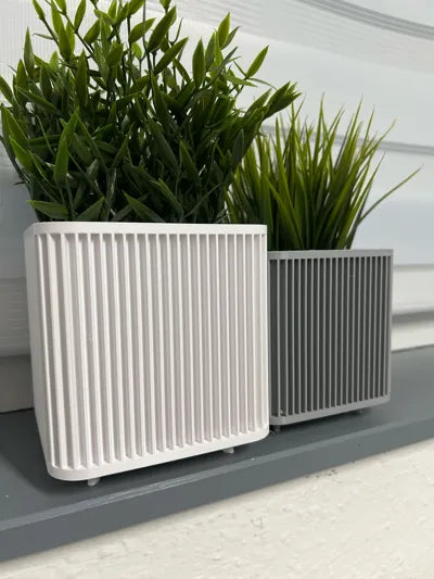 Modern Japanese Inspired Shikaku Planter with Legs, Gift for Home Decor and Plant Lovers